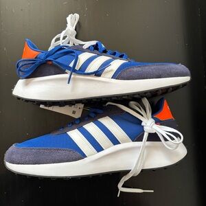 Adidas Run 70s shoes NWT Size 10 US